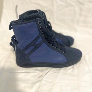 Hogan Rebel